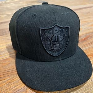 Las Vegas Raiders Hat - Size 7 1/2- Like New